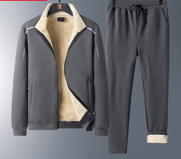 Vīriešu tērps ar oderi un mežģīnēm