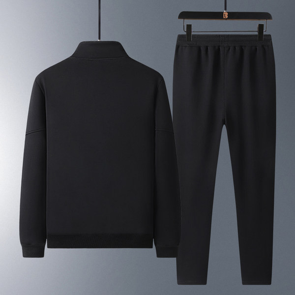 Vīriešu tērps ar oderi un mežģīnēm