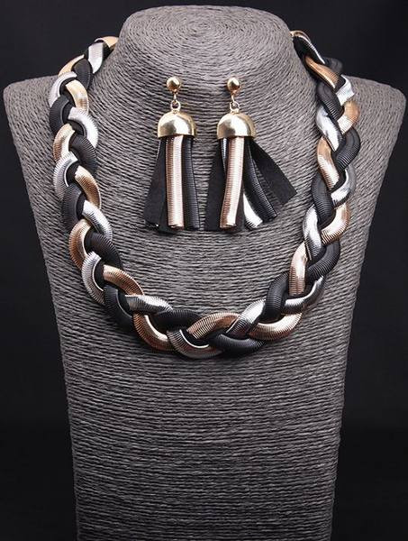 Sieviešu elegants auskaru un kaklarotas komplekts