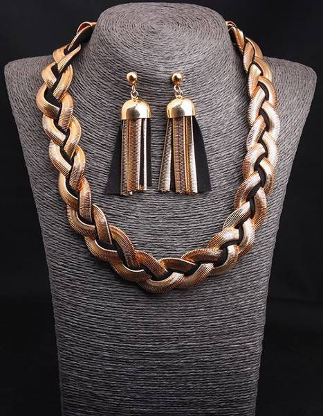 Sieviešu elegants auskaru un kaklarotas komplekts