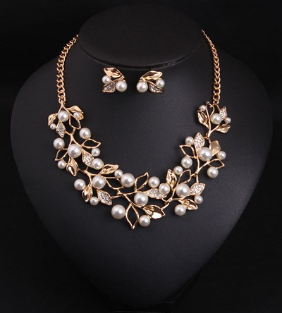 Κομψό σετ για γ υναίκες με πέρλες