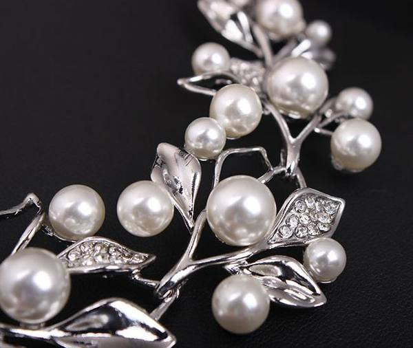 Κομψό σετ για γ υναίκες με πέρλες