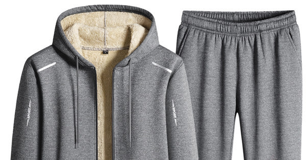 Vīriešu treniņtērps ar kapuci