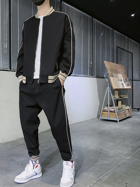 Vīriešu komplekts ar caurulēm un kabatu