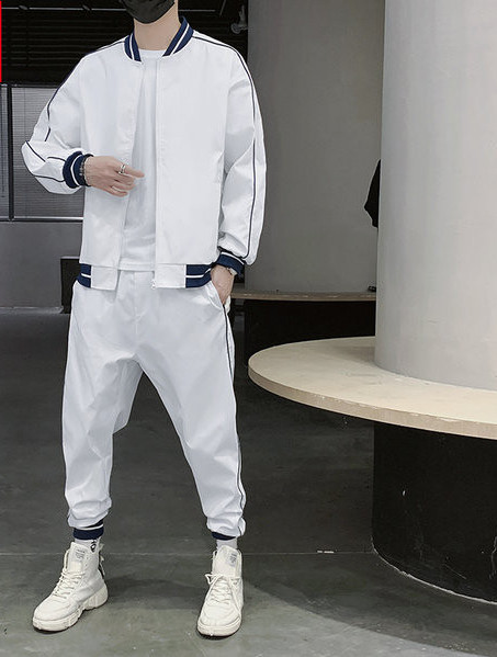 Vīriešu komplekts ar caurulēm un kabatu