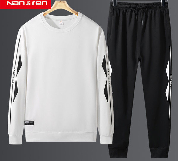 Vīriešu sporta komplekts no blūzes un apakšas