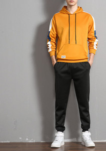 Ανδρική φόρμα με κουκούλα και κορδόνια