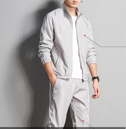 Férfi sportcsapat cipzárral és zsebbel