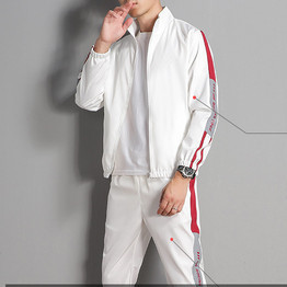 Férfi sportcsapat cipzárral és zsebbel