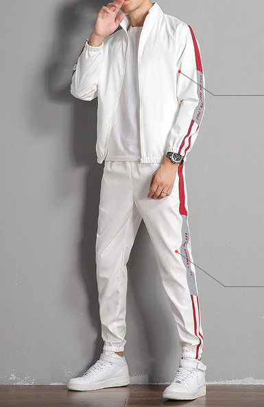 Férfi sportcsapat cipzárral és zsebbel