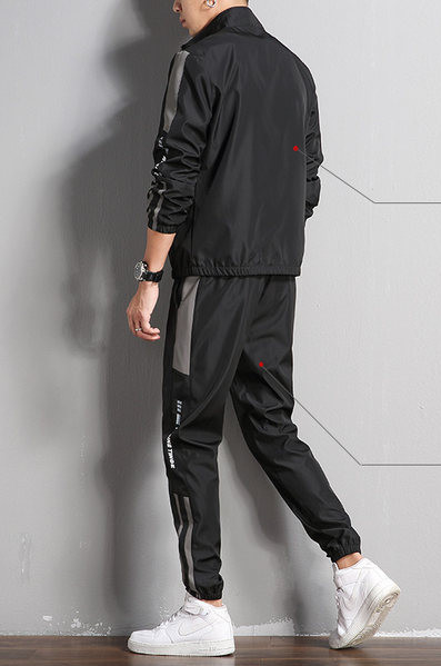 Férfi sportcsapat cipzárral és zsebbel