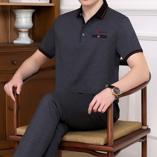 Jauna modeļa sporta vīriešu divdaļīgs komplekts ar īsām piedurknēm un apakšu ar kabatu un logotipu