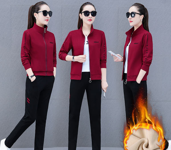 Sieviešu komandas rāvējslēdzēja aizdare