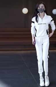 Új modell női kétrészes szett cipzárral