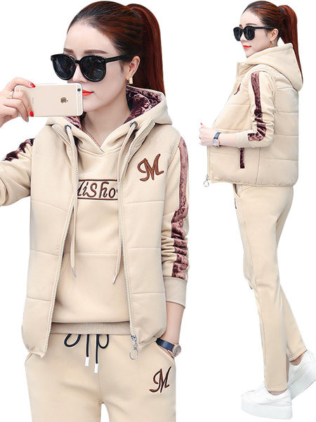 Moteriškas sportiškas trijų dalių komplektas su siuvinėjimu ir gobtuvu