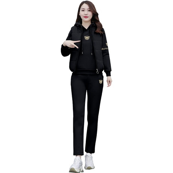 Sieviešu sportisks trīsdaļīgs komplekts ar izšuvumu