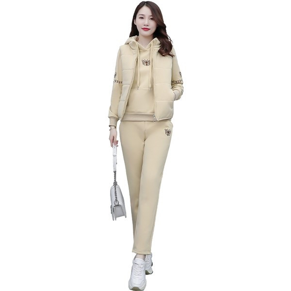 Modernus moteriškas trijų dalių komplektas su siuvinėjimu