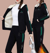 Γυναικεία φόρμα με κουκούλα και γράμματα