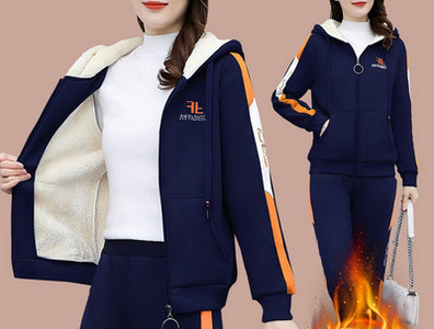 Γυναικεία φόρμα με κουκούλα και γράμματα