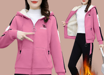 Γυναικεία φόρμα με κουκούλα και γράμματα