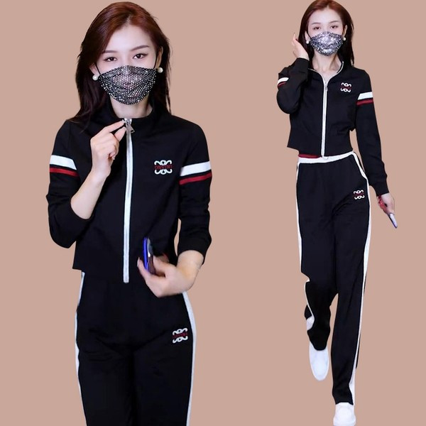 Sieviešu divu toņu rāvējslēdzēja komanda