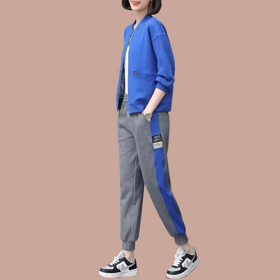 Casual γυναικείο σετ σε δύο μέρη  με οβάλ λαιμόκοψη και λογότυπο