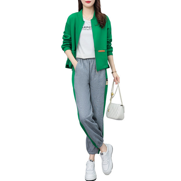 Casual γυναικείο σετ σε δύο μέρη  με οβάλ λαιμόκοψη και λογότυπο