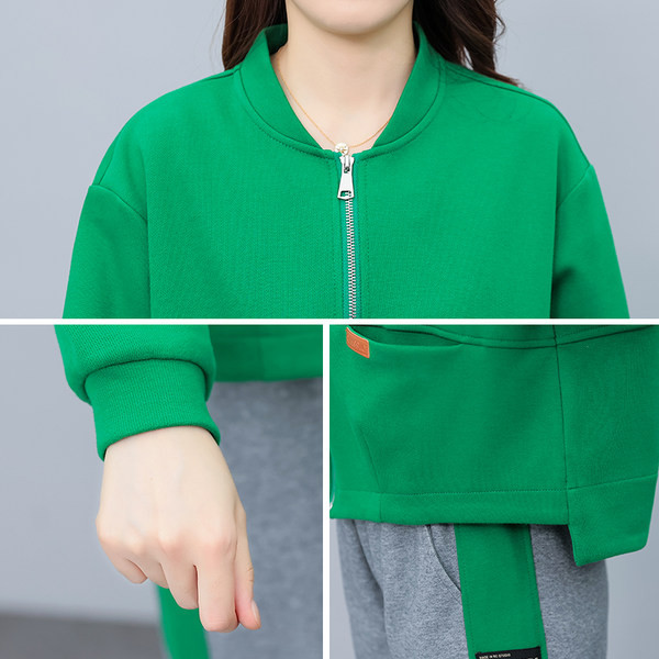 Casual γυναικείο σετ σε δύο μέρη  με οβάλ λαιμόκοψη και λογότυπο