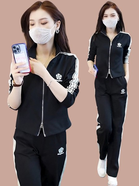 Γυναικείο ρούχο με φερμουάρ 