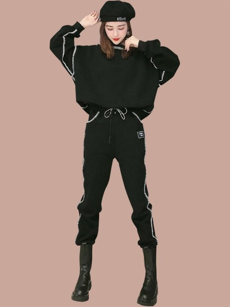 Γυναικεία φαρδιά φόρμα με στάμπα δύο τεμαχίων