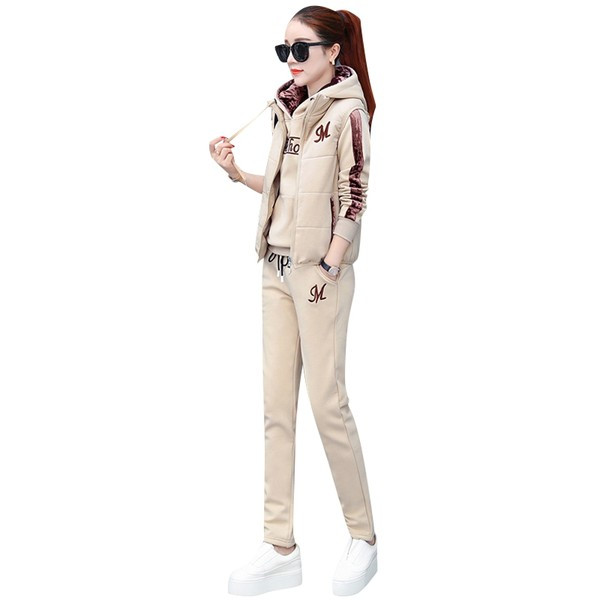 Lezser háromrészes tréningruha