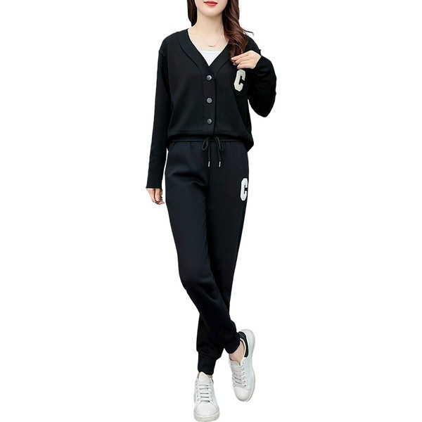 Sportos női kétrészes szett hímzéssel