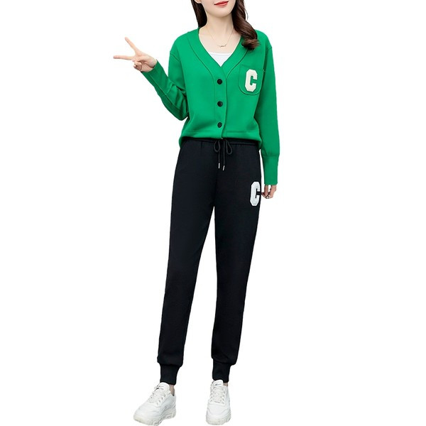 Női kétrészes gombos sportkészlet