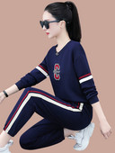 Kétrészes női alkalmi szett ovális nyakkivágással és felirattal