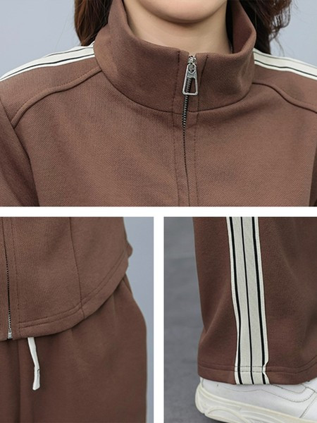 Γυναικεία αθλητική φόρμα με σωληνώσεις και φερμουάρ