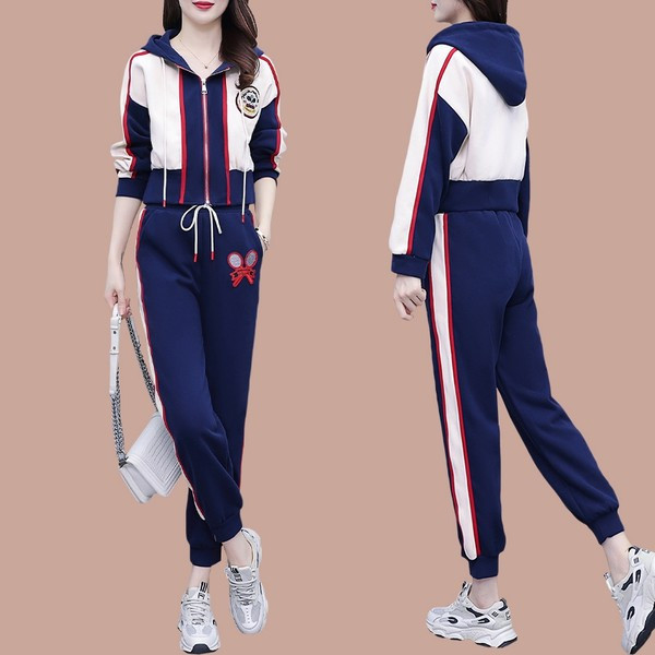 Γυναικείο αθλητικό σετ δύο τεμαχίων με κέντημα με κουκούλα και κορδόνια