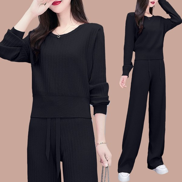 Sieviešu divdaļīgs sporta komplekts ar platām kājām