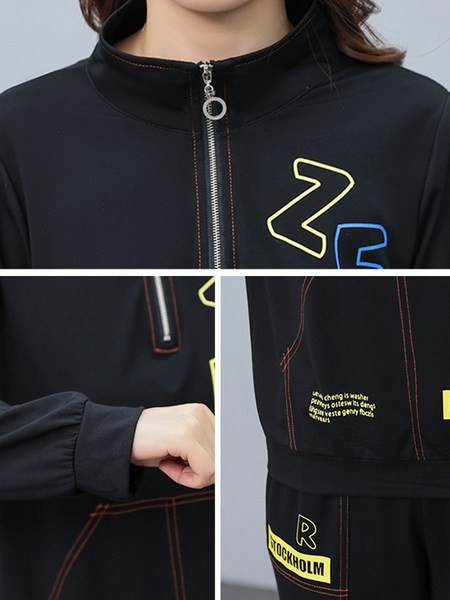 Sieviešu sporta komanda ar burtiem