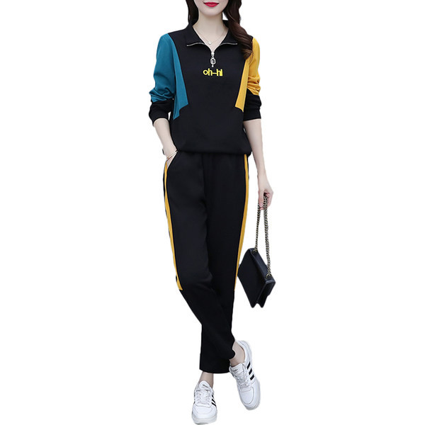 Sportski ženski komplet iz dva dijela - bluza i donji dio