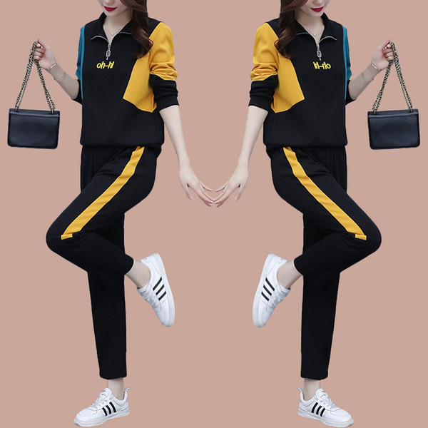 Sportski ženski komplet iz dva dijela - bluza i donji dio