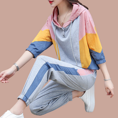 Γυναικείο μοντέρνο σετ  με κουκούλα και κορδόνια