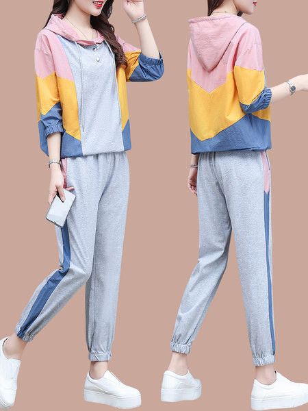 Γυναικείο μοντέρνο σετ  με κουκούλα και κορδόνια