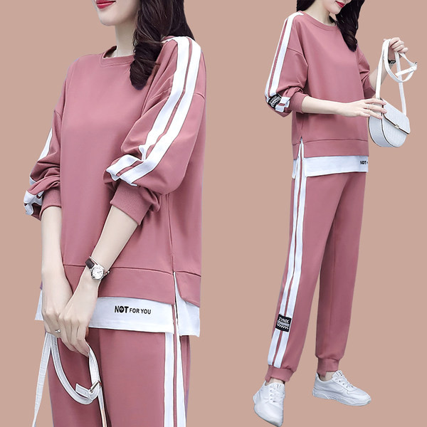 Ženski casual komplet bluze s ovalnim izrezom i donjim dijelom s printom