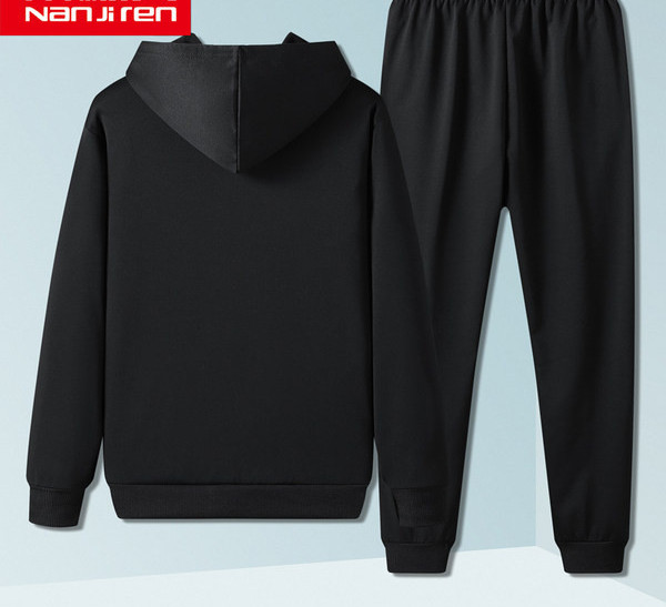 Férfi sportcsapat három színben