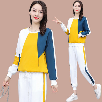 Sieviešu sporta komplekts ar krāsainiem motīviem