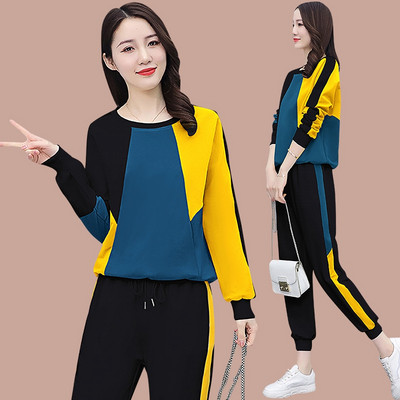 Sieviešu sporta komplekts ar krāsainiem motīviem