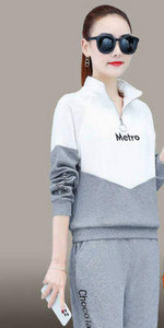 Női cipzáras csapat felirattal