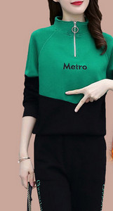 Női cipzáras csapat felirattal