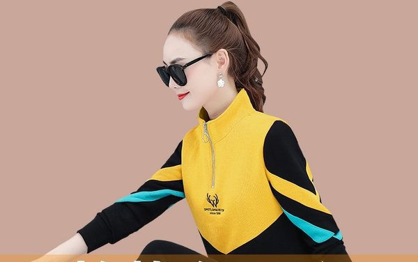 Női cipzáras csapat felirattal