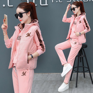 Sieviešu trīsdaļīgs komplekts ar uzrakstiem